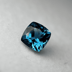 Topacio london blue-3ct-7.8x7.7x5.7mm