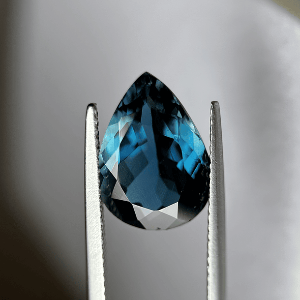 Topacio london blue-7.65ct-14x9.9x7.7mm 1