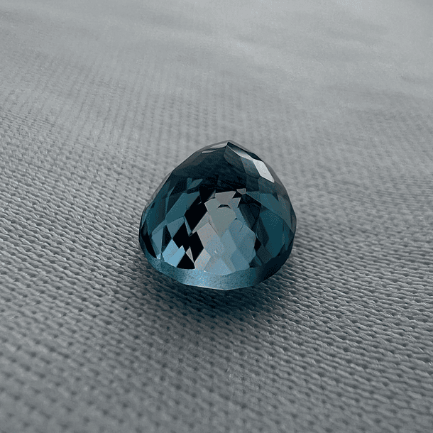 Topacio london blue-2.45ct-8.7x6.7x4.9mm 3