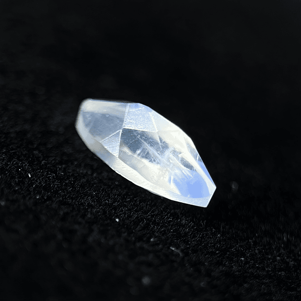 Piedra luna-1.25ct-10x5mm 2