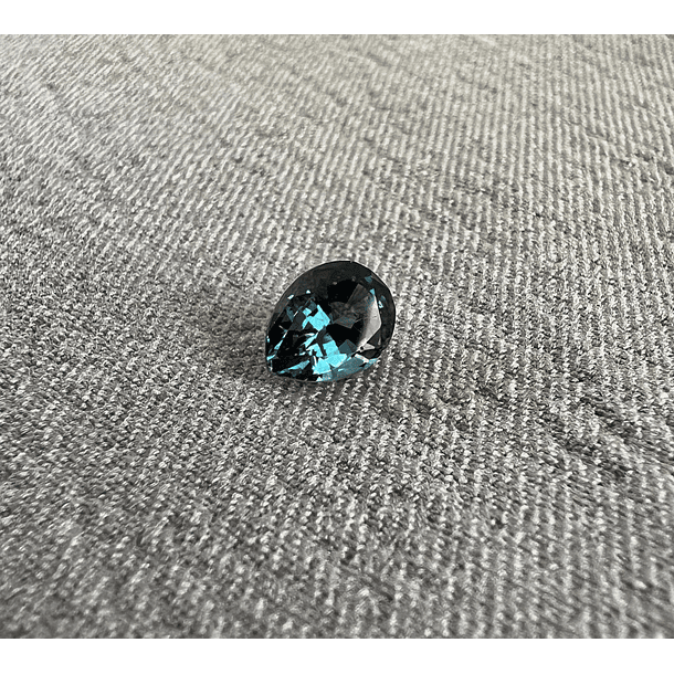Topacio london blue-2.417ct-9x7mm 1