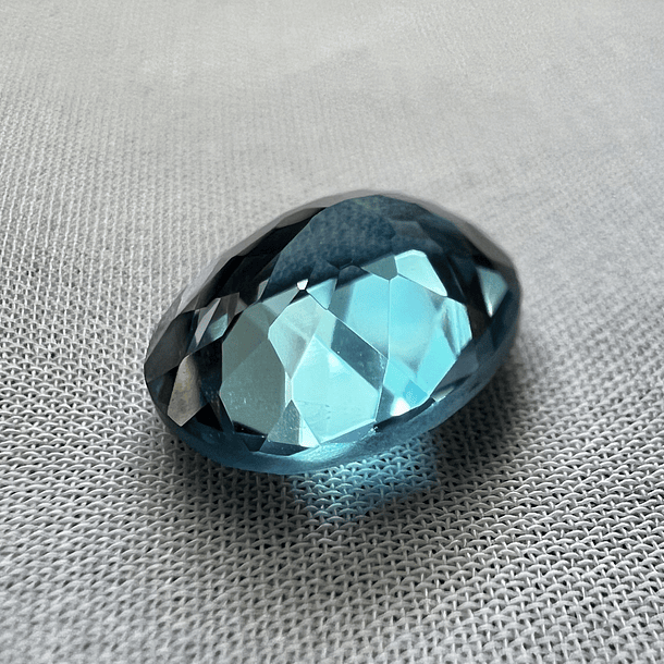 Topacio london blue-3.55ct-9.9x7.8x5.9mm 2