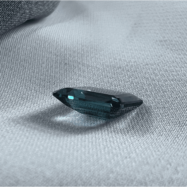 Topacio london blue-3.535ct-9.7x7.8x4.2mm 2