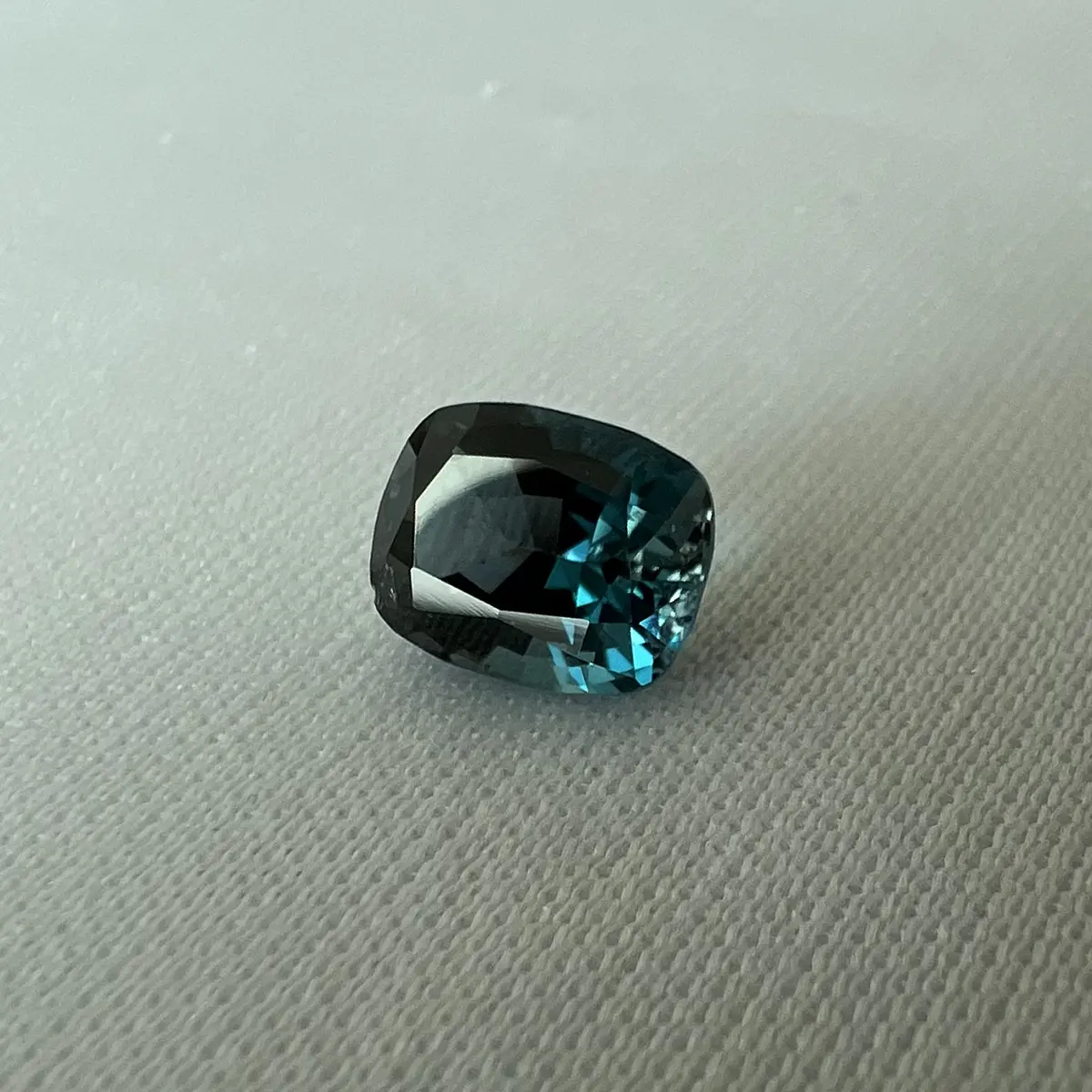 Topacio london blue-2.90ct-9x7.1x5.4mm | Versatto Gemas & Joyas