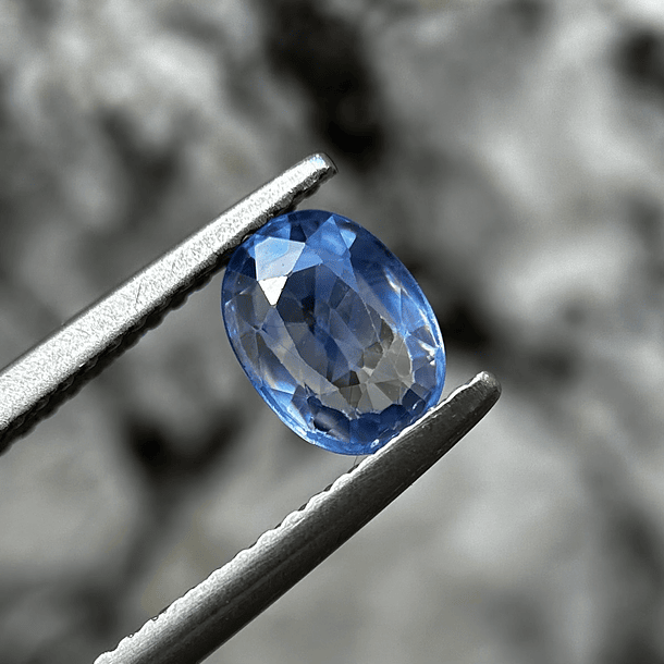 Zafiro azul-1.05ct-6.8x4.9x2.7mm 1