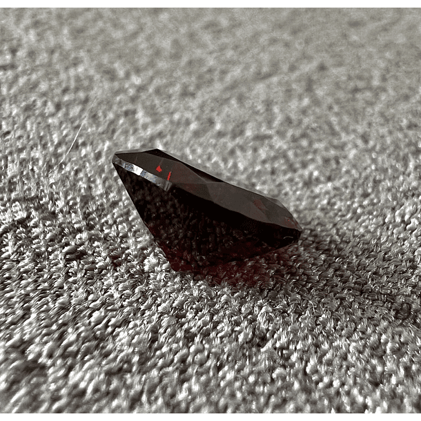 Granate rojo-2.35ct-7.8x7.7x4.7mm 3