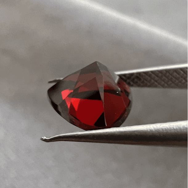 Granate rojo-3.80ct-10x9.9x5.2mm 3
