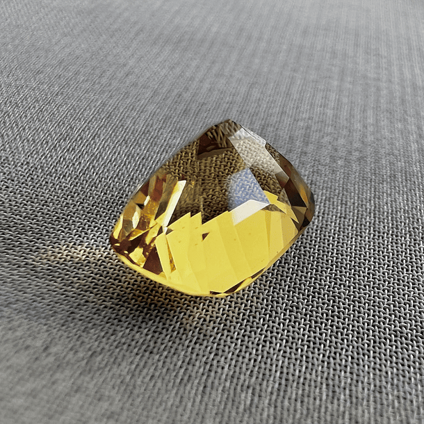 Citrino dorado-3.85ct-10x8x7mm 2