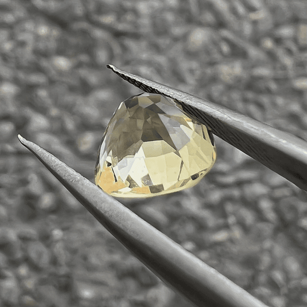 Citrino dorado-2.05ct-8.4x8.2x5.7mm 2