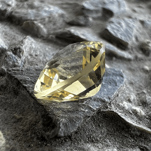 Citrino dorado-2.05ct-8.4x8.2x5.7mm 4