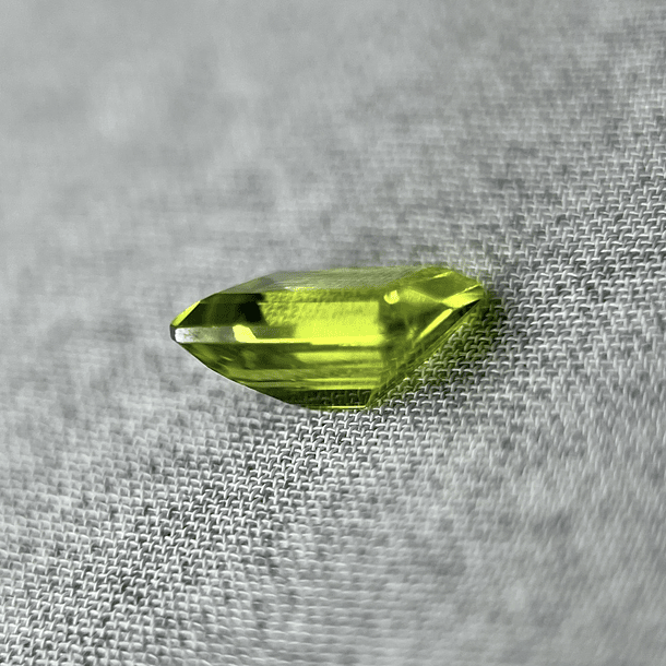 Peridoto-1.75ct-7.8x5.8x3.7mm 1