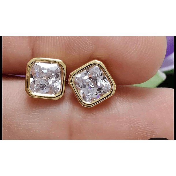 Broqueles con esmeralda corte asscher de 4x4x3.8mm en oro amarillo 14k