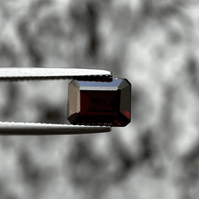 Granate rojo-2.78ct-9x7mm