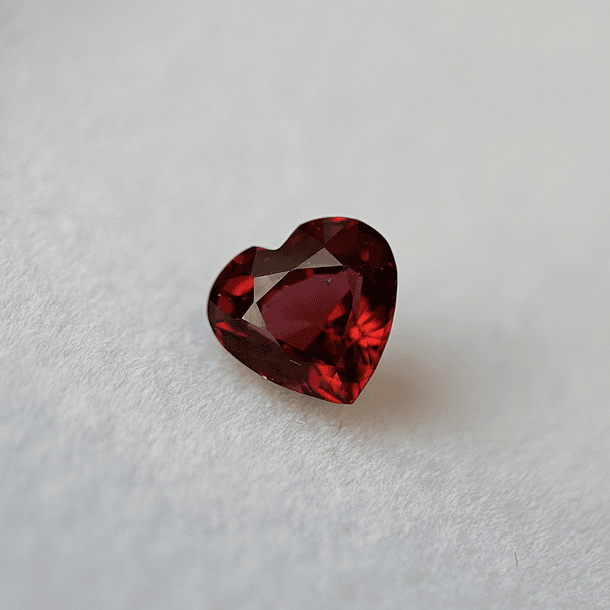 Granate rojo crimson GGI-2.58ct-7.91x8.36x5.14mm 2