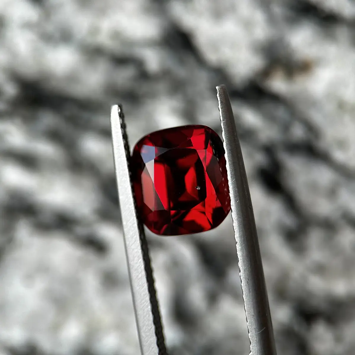 Granate rojo crimson GGI-3.65ct-8.61x7.64x5.98mm | Versatto Gemas & Joyas