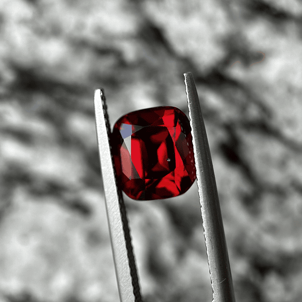 Granate rojo crimson GGI-3.65ct-8.61x7.64x5.98mm 1