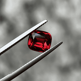 Granate rojo crimson GGI-2.84ct-8.05x7.39x5.06mm