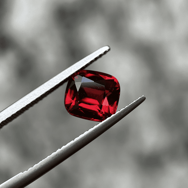 Granate rojo crimson GGI-2.84ct-8.05x7.39x5.06mm 1