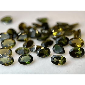Turmalina verde-0.79ct-7x5mm