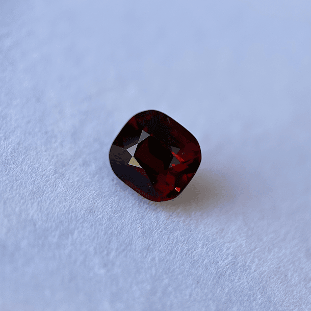 Granate rojo crimson GGI-2.63ct-7.80x7.23x5.22mm 1