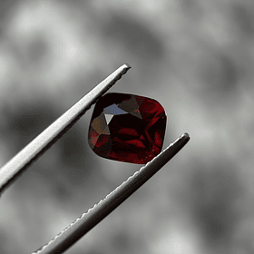 Granate rojo crimson GGI-2.86ct-7.90x7.07x5.60mm