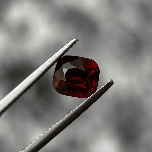 Granate rojo crimson GGI-2.86ct-7.90x7.07x5.60mm 1