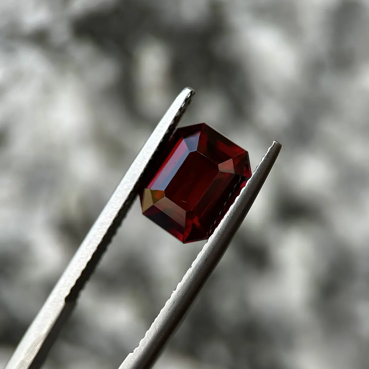 Granate rojo crimson GGI-2.68ct-7.80x7.31x5.46mm | Versatto Gemas & Joyas