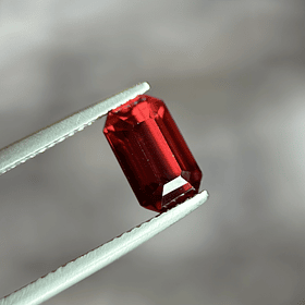 Granate rojo crimson GGI-2.50ct-8.99x5.58x5.04mm