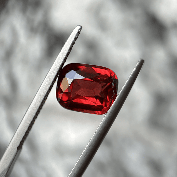 Granate rojo crimson GGI-3.02ct-8.82x7.02x5mm 1