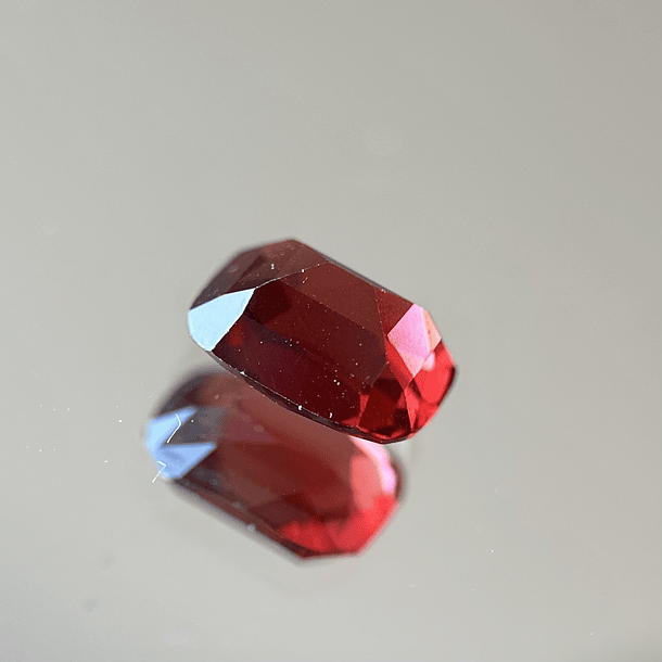 Granate rojo crimson GGI-3.02ct-8.82x7.02x5mm 3