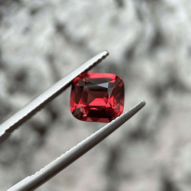 Granate rojo crimson GGI-2.69ct-8.44x7.66x4.76mm 1