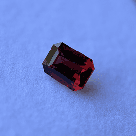 Granate rojo crimson-2.81ct-8.90x6.68x4.87mm