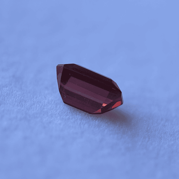 Granate rojo crimson-2.50ct-8.99x5.58x5.04mm 5