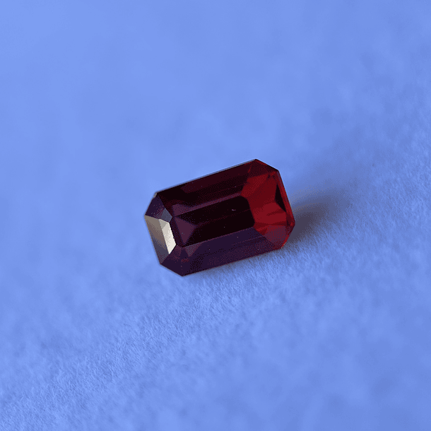 Granate rojo crimson-2.50ct-8.99x5.58x5.04mm 2