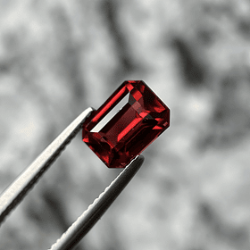 Granate rojo crimson-2.50ct-8.99x5.58x5.04mm