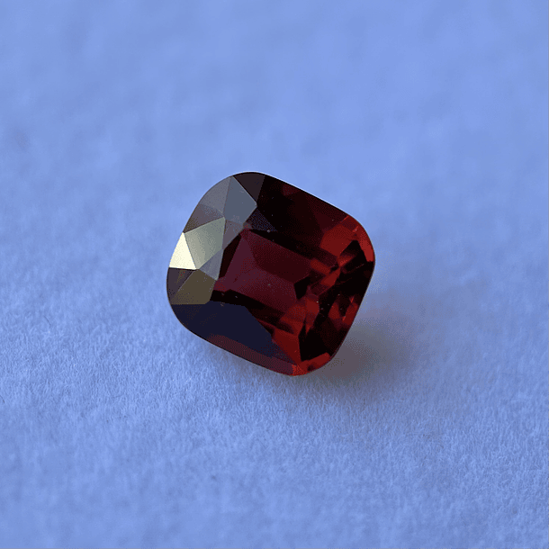 Granate rojo crimson-2.90ct-8.28x7.54x5.05mm 1
