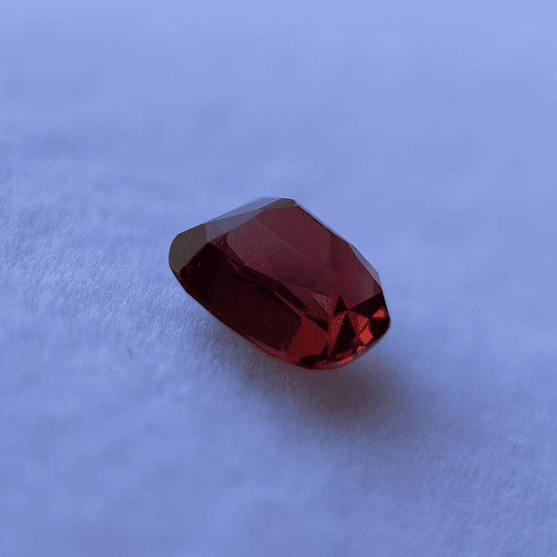 Granate rojo crimson-2.90ct-8.28x7.54x5.05mm 3