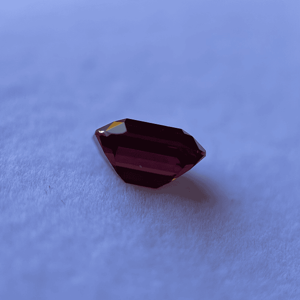 Granate rojo crimson-3.42ct-9.37x7.22x5.17mm 3