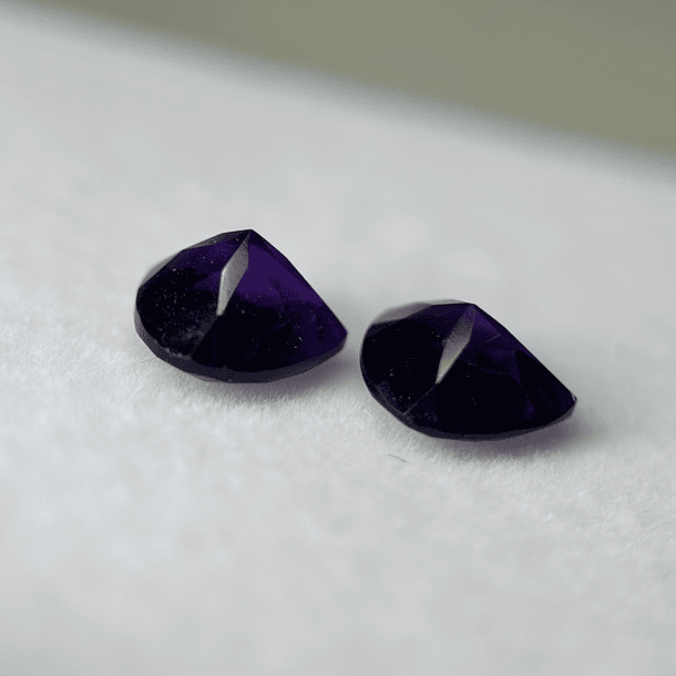 Par de Amatistas moradas-3.76ct-8.8x8.8x5.2mm 2