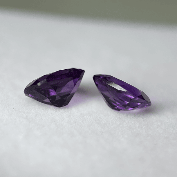 Par de Amatistas moradas-5.186ct-9.9x7.8x4.7mm 4