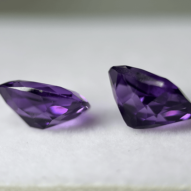 Par de Amatistas moradas-7.585ct-10.9x8.9x5.3mm 3