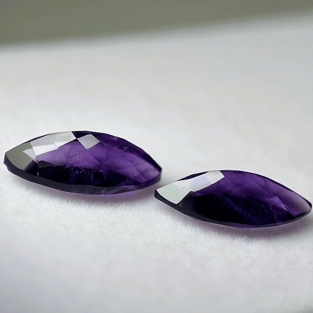 Par de Amatistas moradas-7.455ct-15.7x7.8x4.9mm 2
