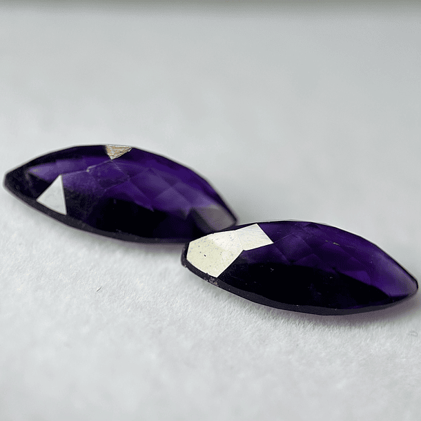 Par de Amatistas moradas-7.16ct-15.8x7.8x5.1mm 2