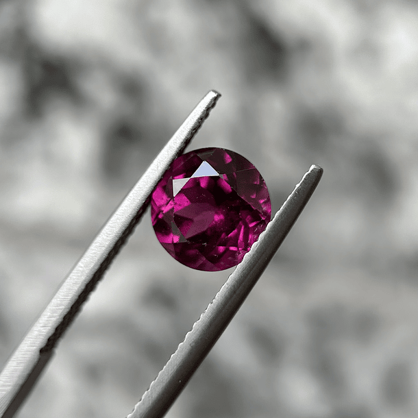 Granate rodolita-2.75ct-8x5.3mm 1