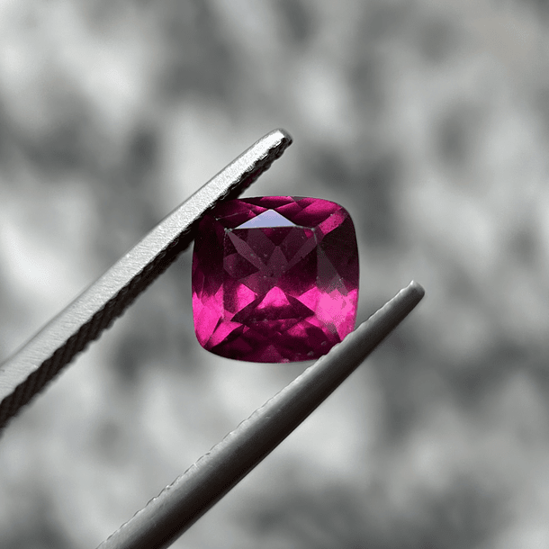 Granate rodolita-2.55ct-7.7x7.6x4.6mm 1