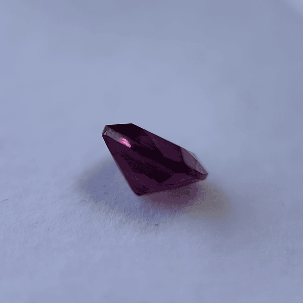 Granate rodolita-1.60ct-6.6x6.5x3.9m 3
