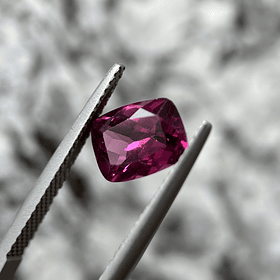 Granate rodolita-2.30ct-8.8x6.4x4.1mm