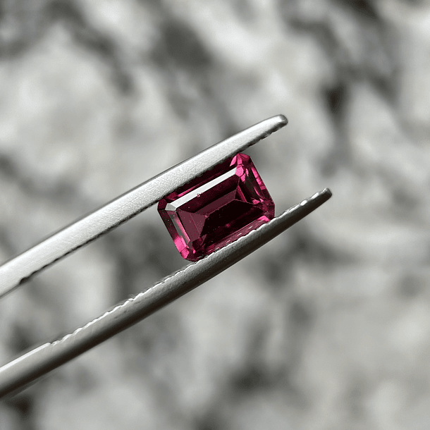 Granate rodolita-1.10ct-6.8x4.6x3.2mm 1