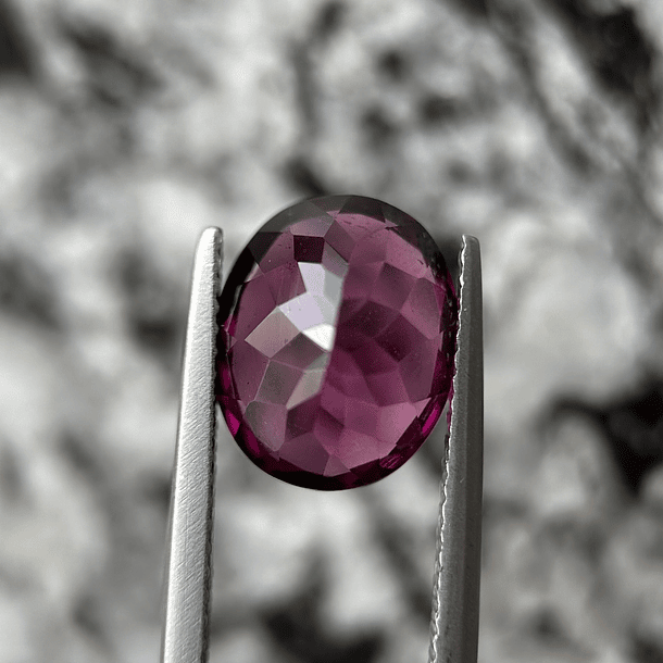 Granate rodolita-1.95ct-7.9x6.1x4.5mm 3