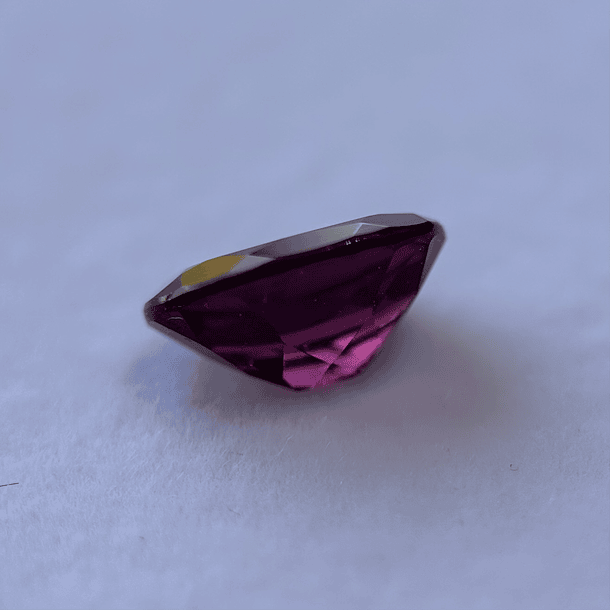 Granate rodolita-1.80ct-7.9x6.1x3.9mm 2